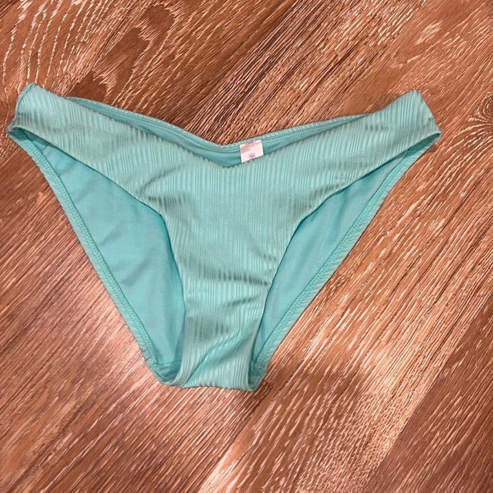 No Boundaries swim bottom *3/$20 or 4/$25